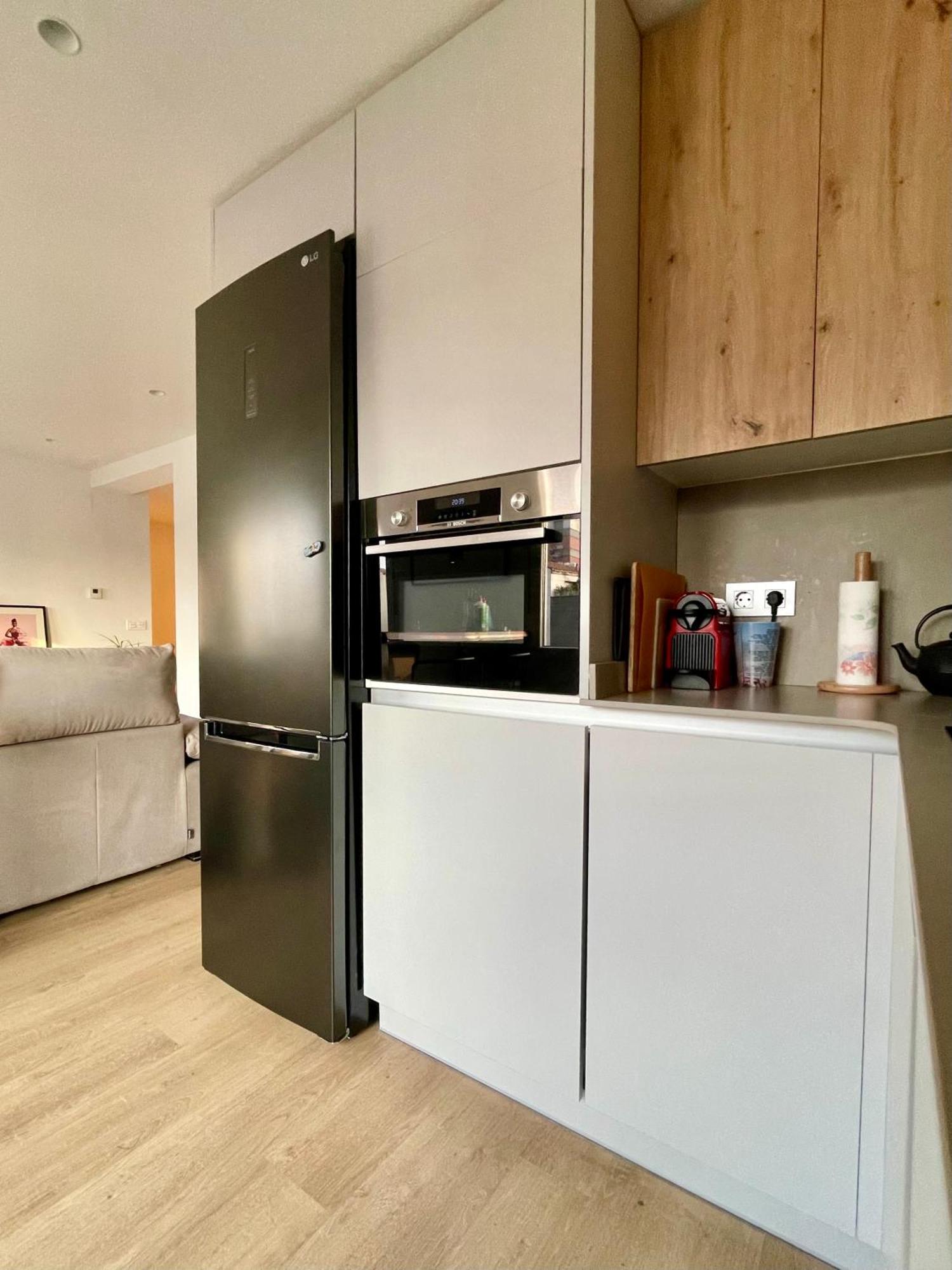 Piso De 2 Habitaciones En Centro, Zona Muy Tranquila Con Playa A 2 Min Andando กิฮอน ภายนอก รูปภาพ